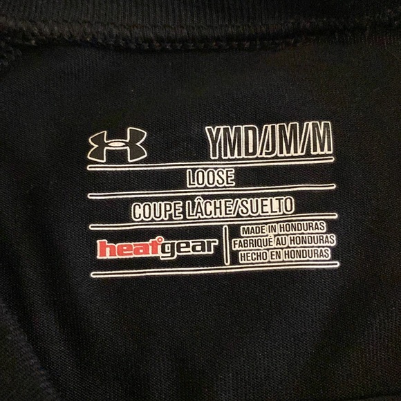 My daughter wants to get rid of her clothes , for money! - Picture 2 of 3